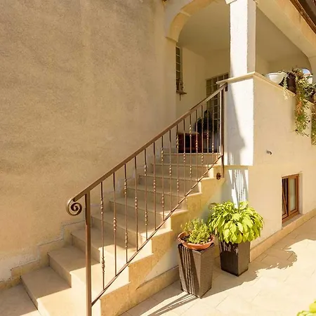 דירה Lovely Tina With Balcony *